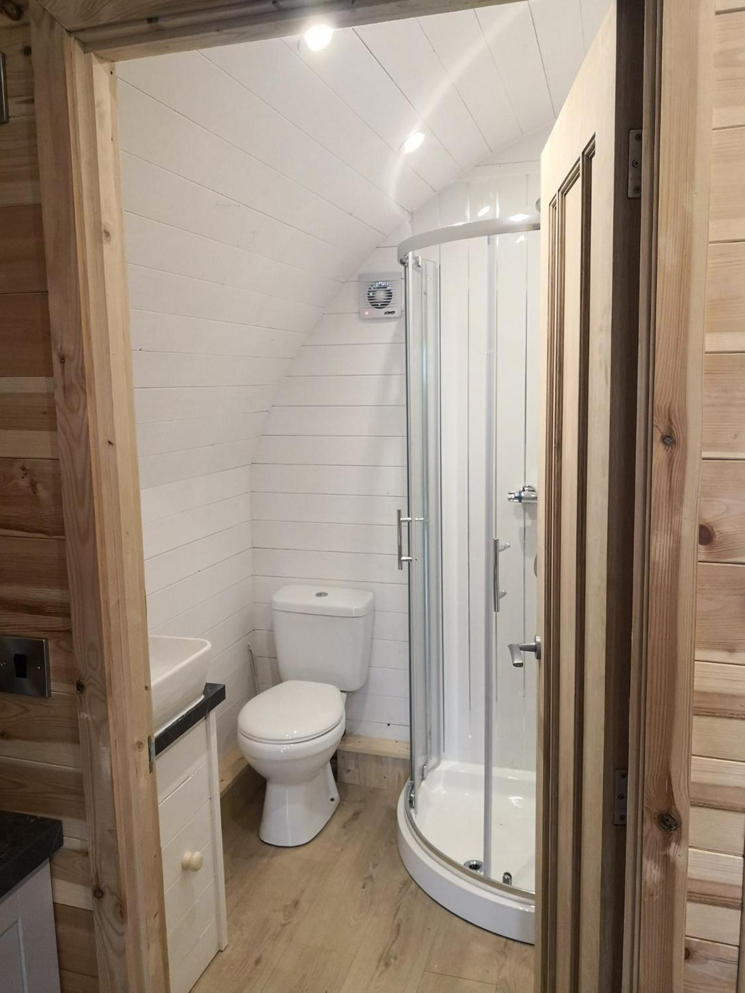 Vila Pond View Pod 1 With Outdoor Hot Tub - Fife - Loch Leven - Lomond Hills Kelty Exteriér fotografie