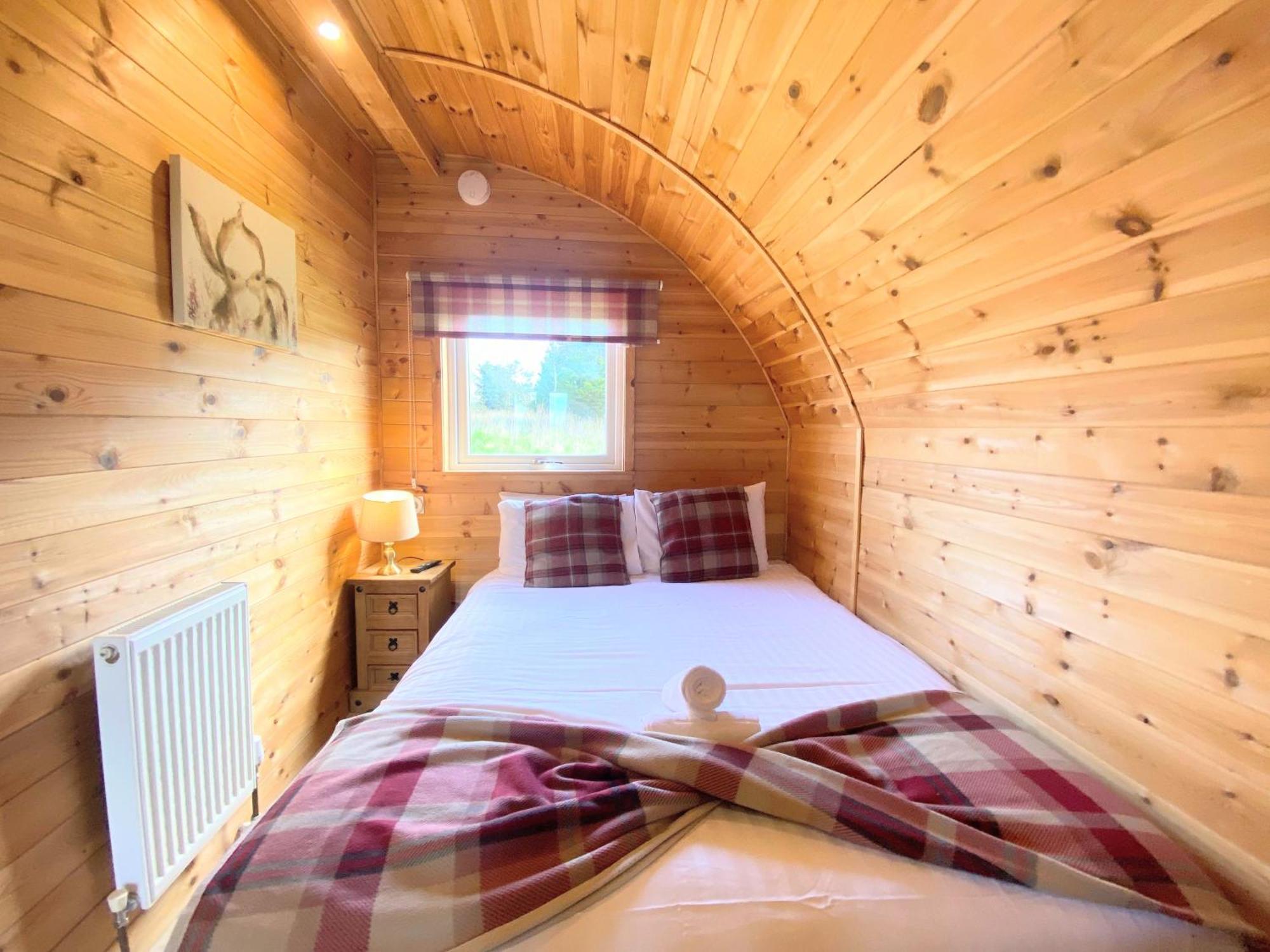 Vila Pond View Pod 1 With Outdoor Hot Tub - Fife - Loch Leven - Lomond Hills Kelty Exteriér fotografie